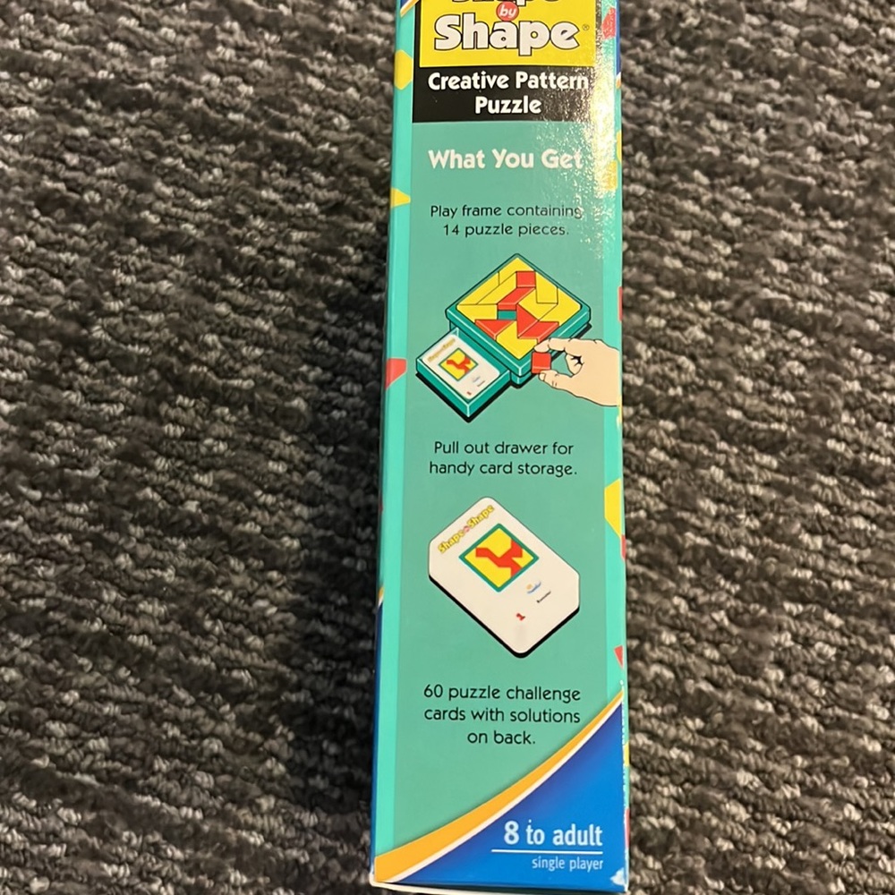 Thinkfun shape by shape pattern puzzle - Picture 3 of 3